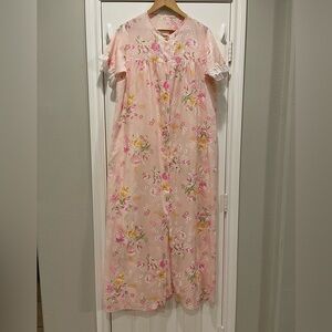 Vtg 70s Sears Perma Prest Long Robe Women’s Large Pink Floral Lace Ruffles USA